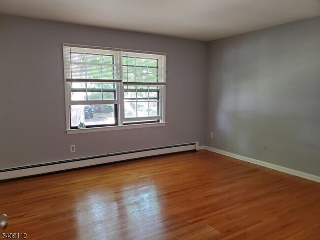 Building Photo - 54 S Spruce St