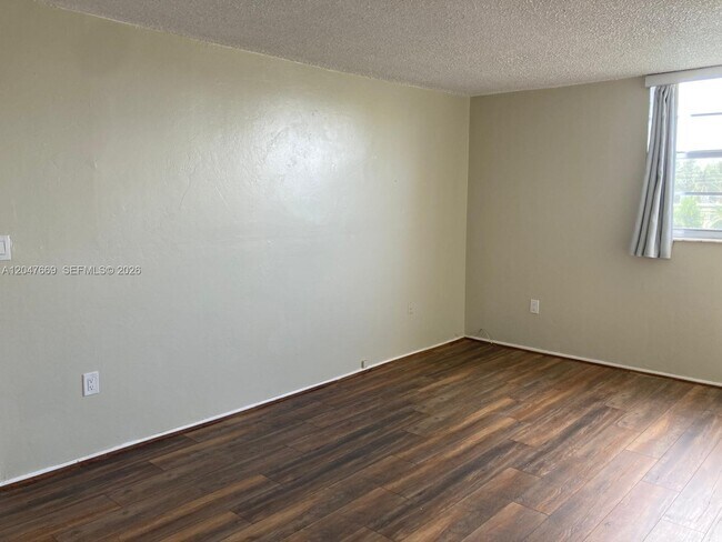 Building Photo - 7900 Tatum Waterway Dr