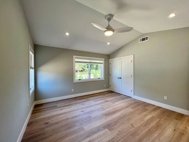 Building Photo - Beautiful Newer Two Bedroom Napa Home