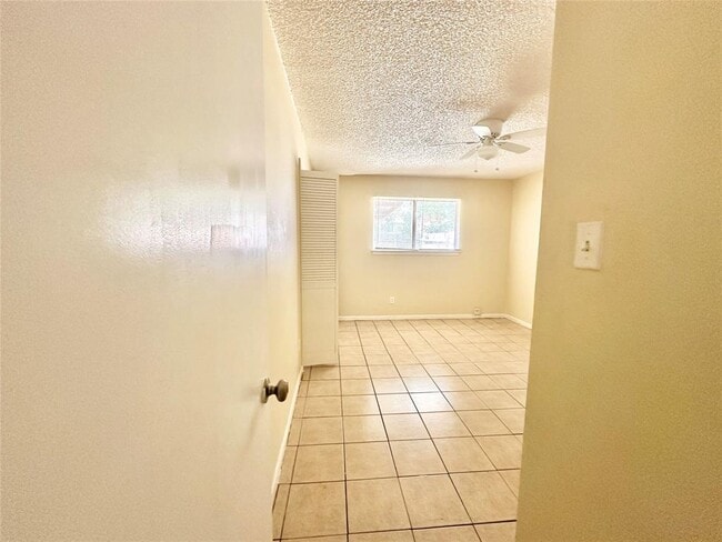 Building Photo - 207 W William Cannon Dr