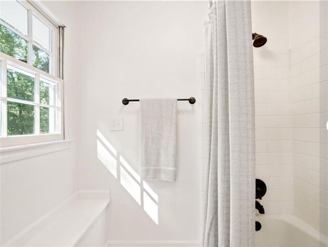 Building Photo - 755 River Gate Dr