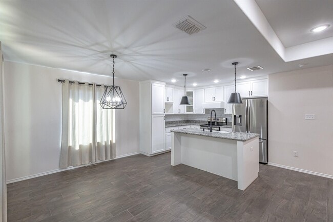 Building Photo - 3622 Octavia Dr