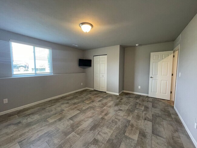 Building Photo - Three Bedroom Home in Portage