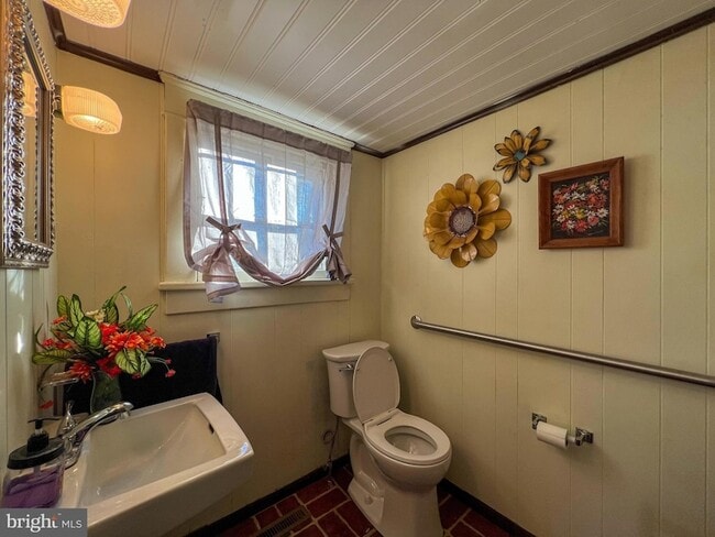 Building Photo - 314 West St