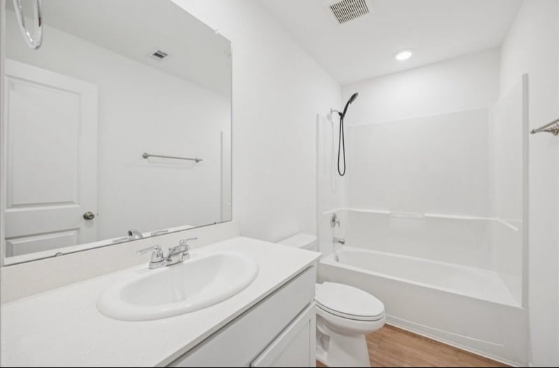 Building Photo - 329 Riverwood Village Ln