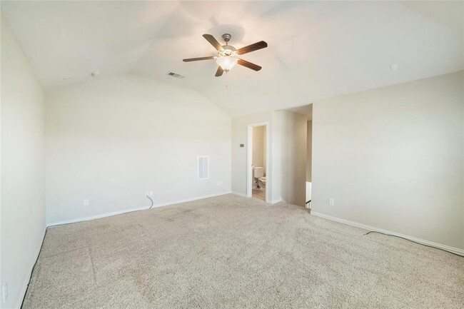 Building Photo - 16602 Highland Country Dr
