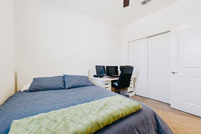 Building Photo - 4847 Cross Pr Pkwy