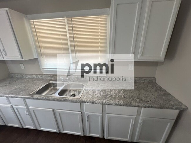 Building Photo - 955 S 22nd St