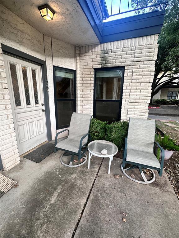 Building Photo - 1307 Kinney Ave