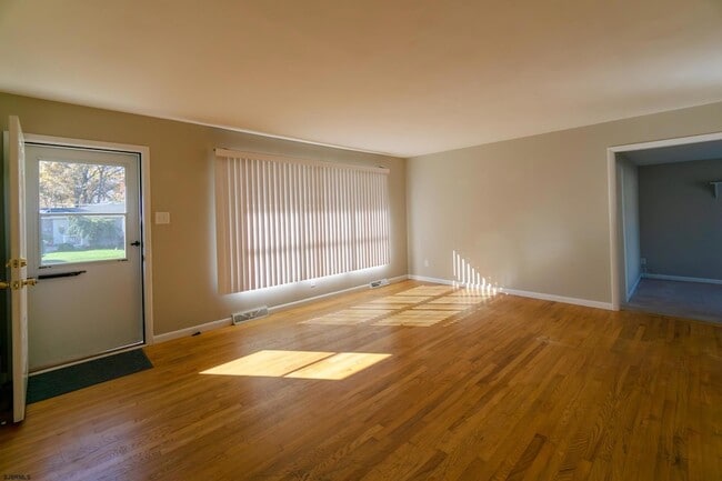 Building Photo - 318 Jefferson Ave