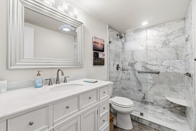 Building Photo - 250 NE 20th St