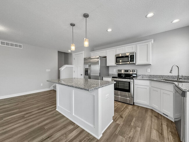 Building Photo - 2502 NW Lois Ln