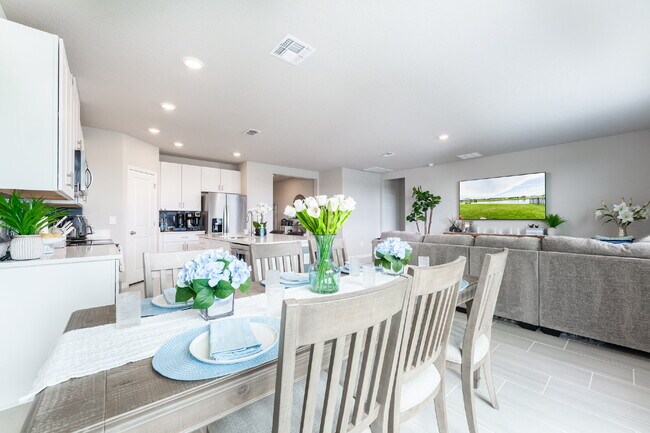 Building Photo - Spacious & Beautifully designed 4 Bedroom/...