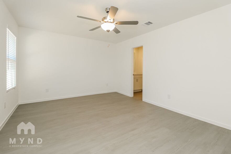 Building Photo - 2752 Ctr Crk Ln