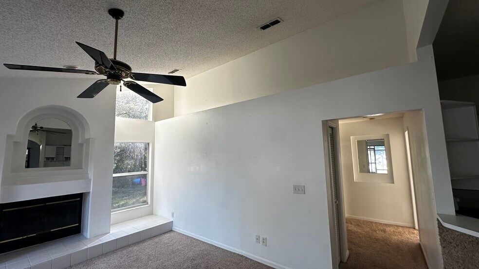 Building Photo - 5749 Cactus Cir