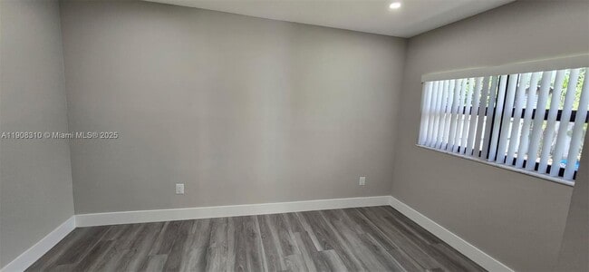 Building Photo - 2533 Garfield St