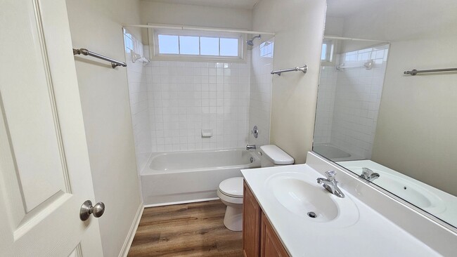 Building Photo - Bright & Spacious Home in Fredericksburg!