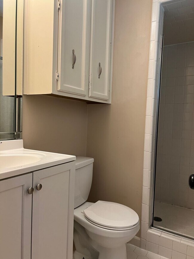 Building Photo - 14 Feldspar Ct