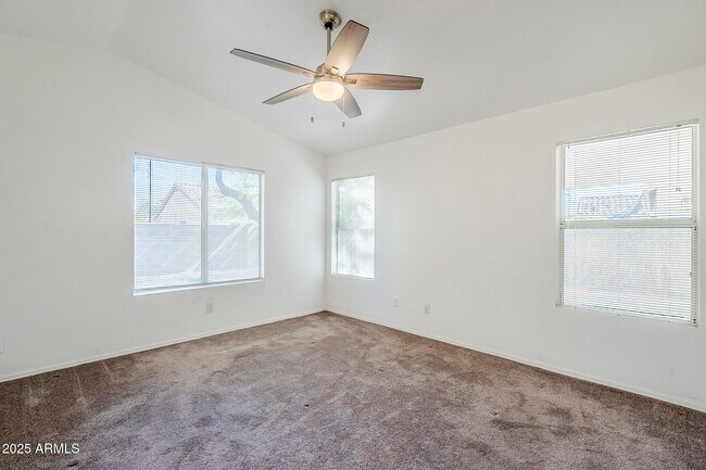 Building Photo - 1312 W Park Ave