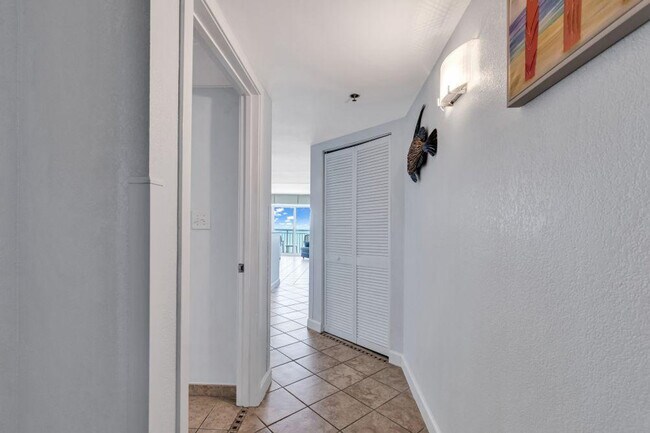 Building Photo - 2506 N Ocean Blvd