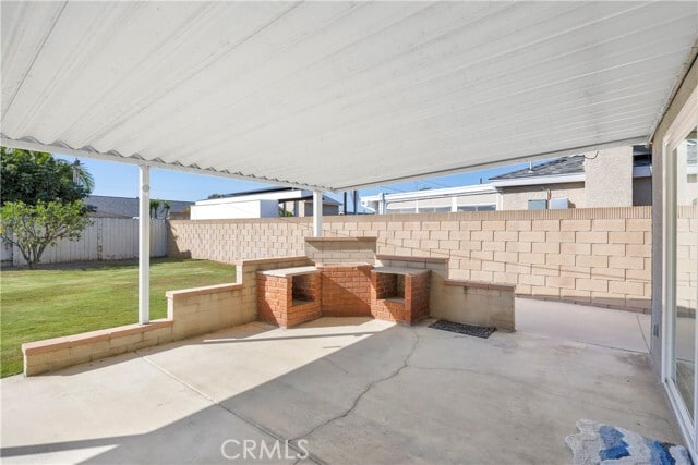 Building Photo - 16357 Spruce St