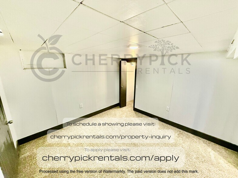 Building Photo - 7201 S 22nd St