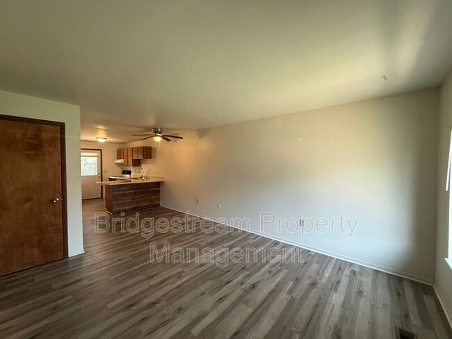 Building Photo - 4525 Elliot Ave