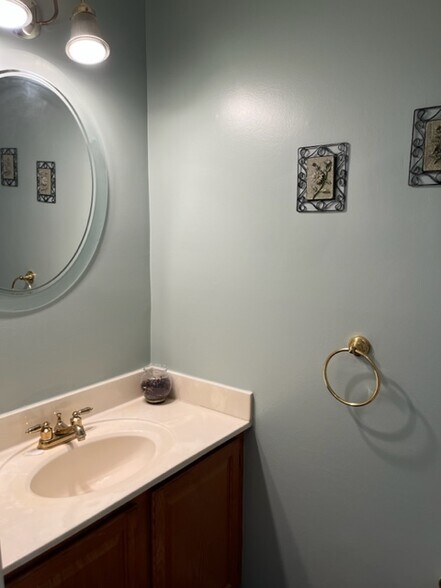 Building Photo - 3505 Cherryvale Dr