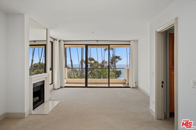 Building Photo - 701 Ocean Ave
