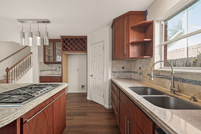 Building Photo - 15910 Clayton Bend Dr