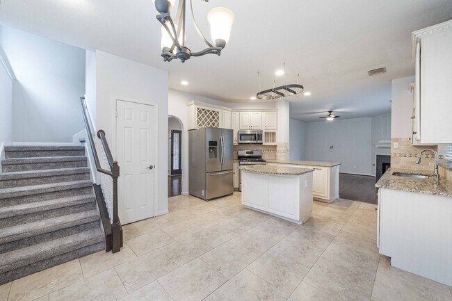 Building Photo - 12536 Canyon Glen Dr