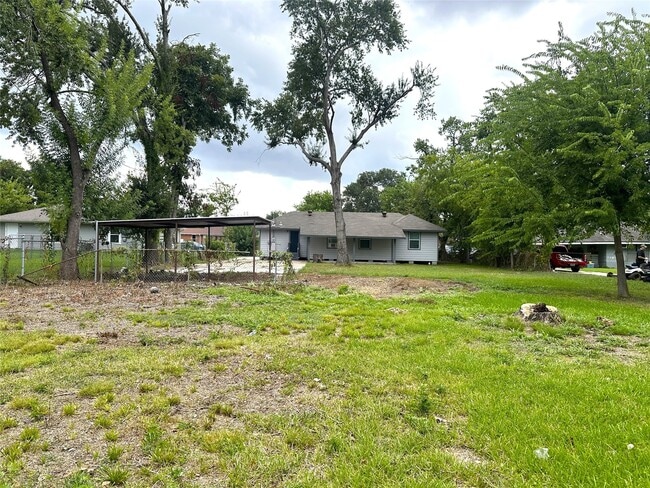 Building Photo - 10514 Oswego St