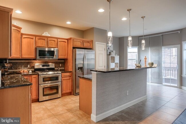 Building Photo - 5 Vista Cir