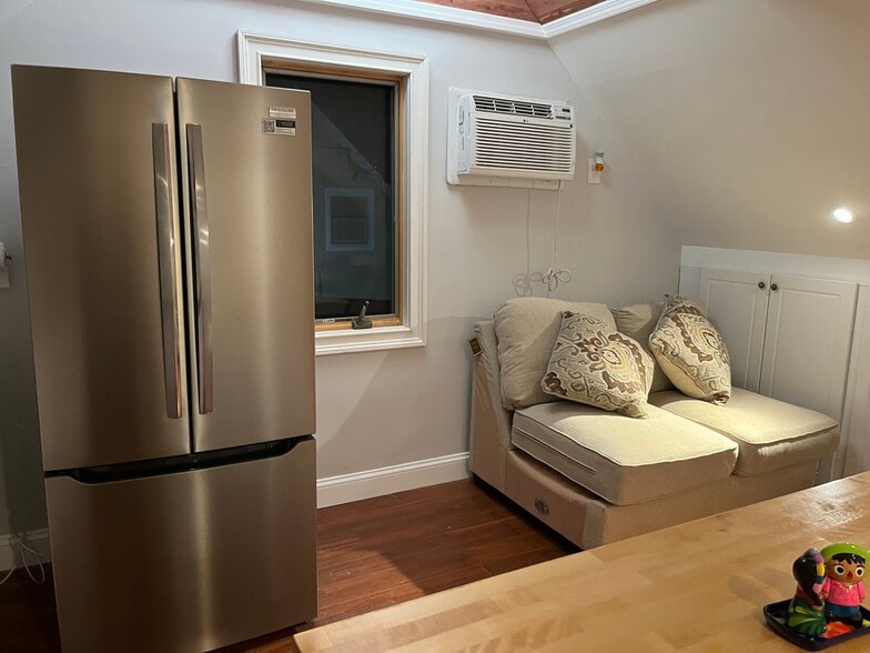 Building Photo - 8 Bunting Ln