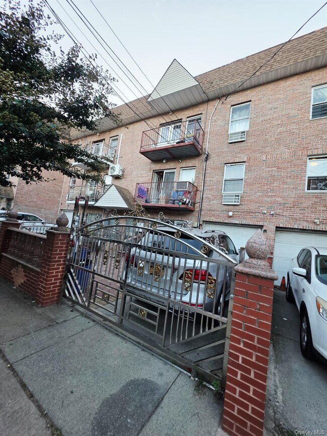 Primary Photo - 93-26 197th St