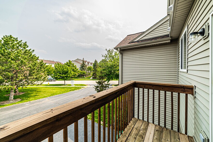 Building Photo - 1060 Ellsworth Dr