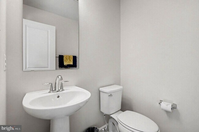Building Photo - 10878 Foxtrot Cir