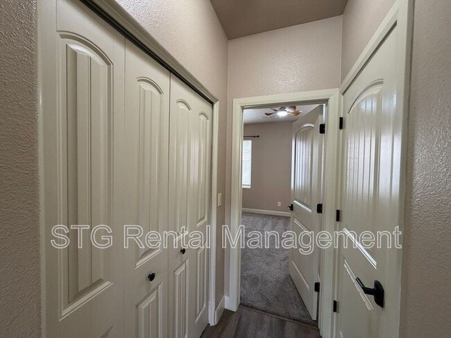 Building Photo - 449 W 500 N