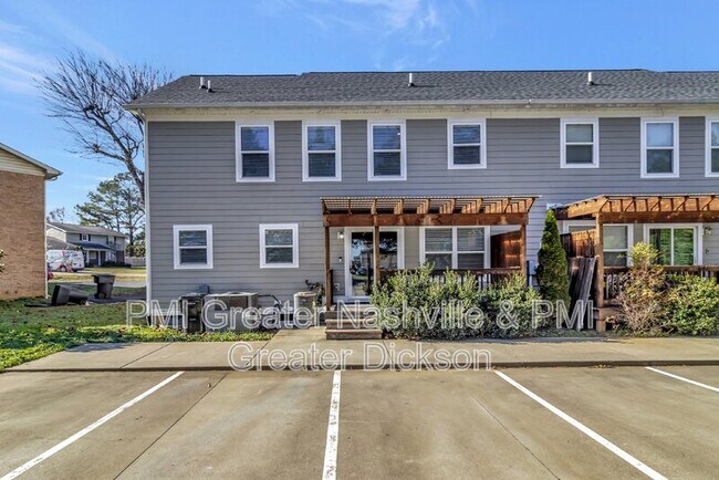 Building Photo - 2543 Summit Ct