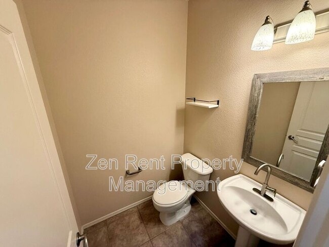 Building Photo - 3870 S Laurel Way