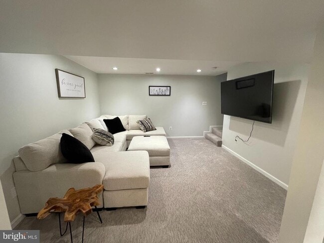 Building Photo - 2315 Lookout Rd