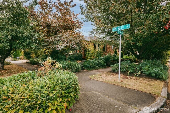 Building Photo - Charming 1940s Classic Brick Home