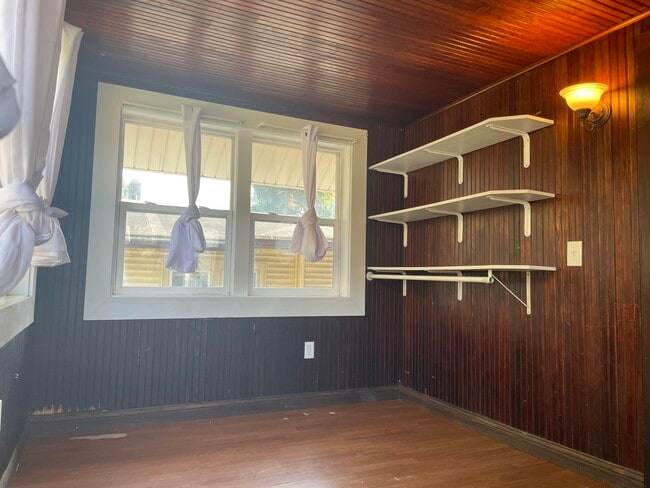 Building Photo - 109 Lathrop St