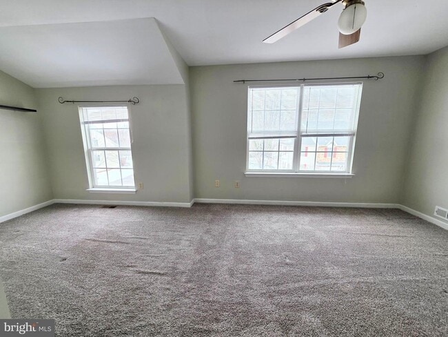 Building Photo - 347 Glenn Rose Cir