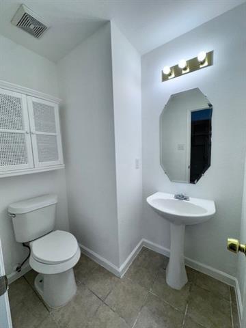 Building Photo - 1525 Fallcreek Ct