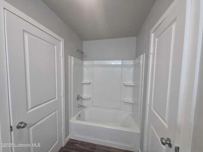 Building Photo - 2109 N Jayton Ave