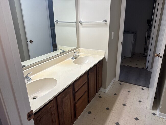 Building Photo - 5S470 Scots Dr