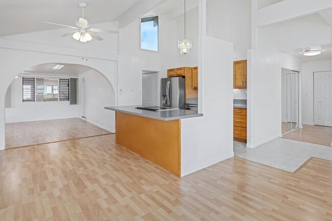 Building Photo - Spacious, 4 bedroom 2 bath single family home in Mililani located on a cul de sac.