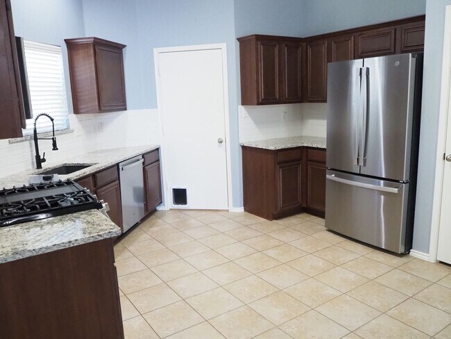 Building Photo - 3 Bed 2 Bath in Denton
