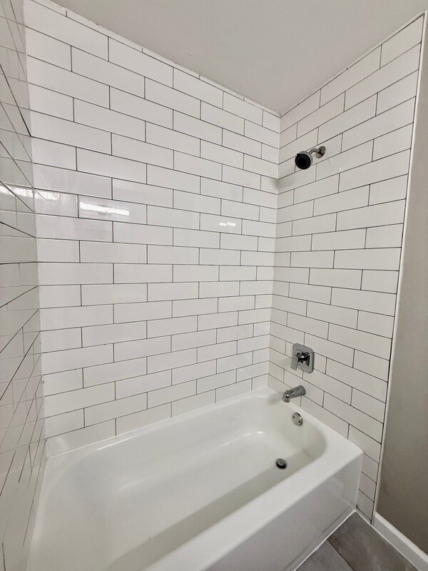 Building Photo - 830 White Oak Dr